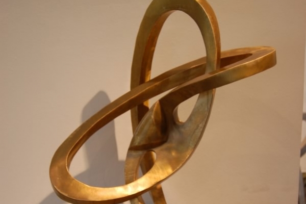 Remo Leghissa, Skulpture für den Wohnbereich - Im Reigen der Kreise
