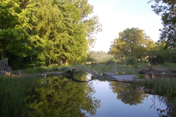 Remo Leghissa, Skulpturenpark - Teich, nach Süden